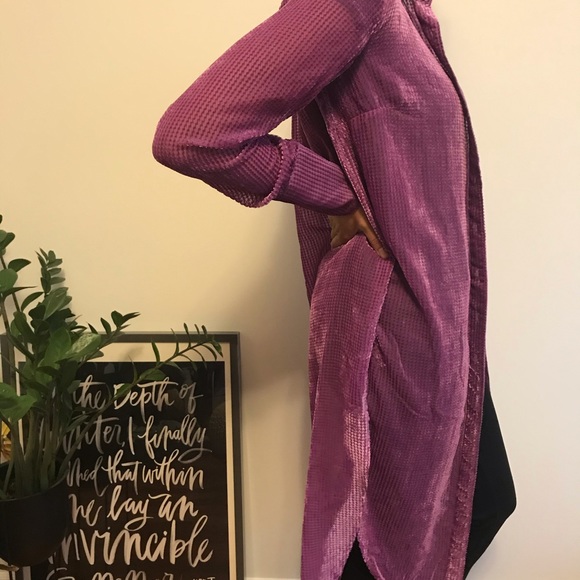 Anthropologie Long Line Button-Down - Picture 3 of 8